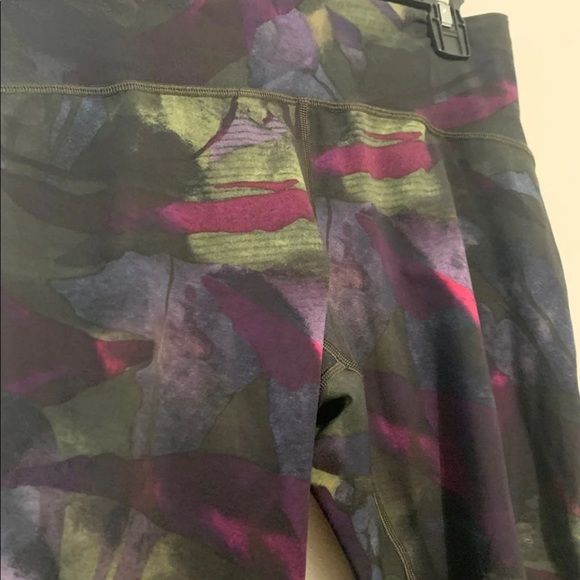 Lululemon train times 7/8 - Picture 3 of 7